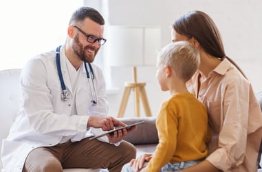 Guía de manejo de la obesidad en niños y adolescentes 2023: Declaraciones de acción claves